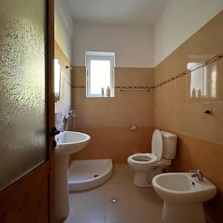 Grandpa's At Gjirokastra! Apartamento