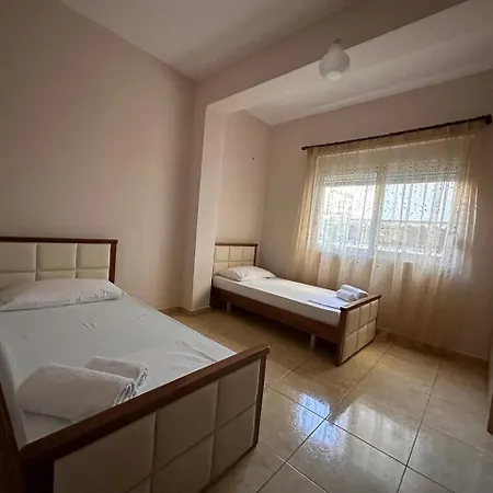 Appartamento Grandpa's At Gjirokastra! Gjirokastër